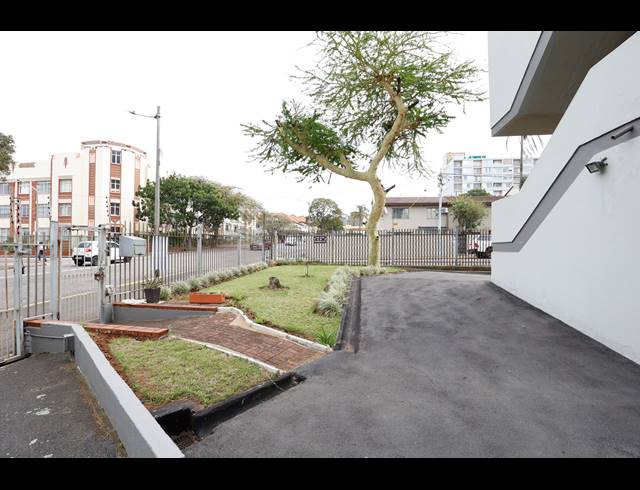 3 BEDROOM APARTMENT FOR SALE IN ESSENWOOD
